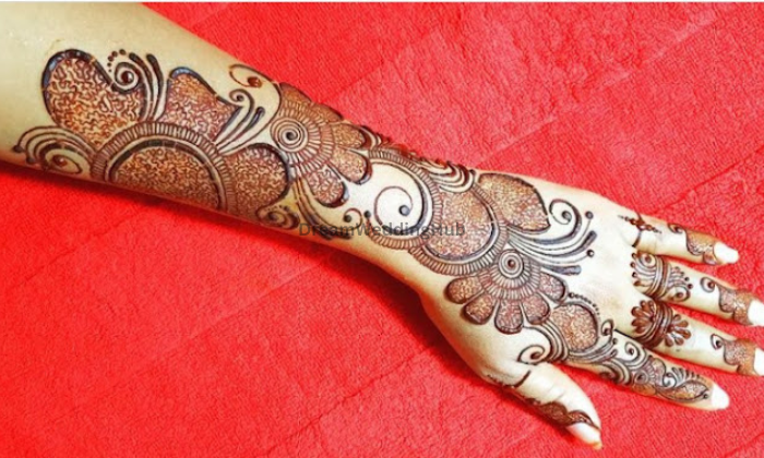 SANVIKA MEHENDI ARTS